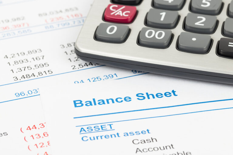 Balance sheet report with calculator